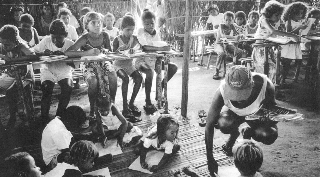 A crise brasileira e a reconstrução da Escola
